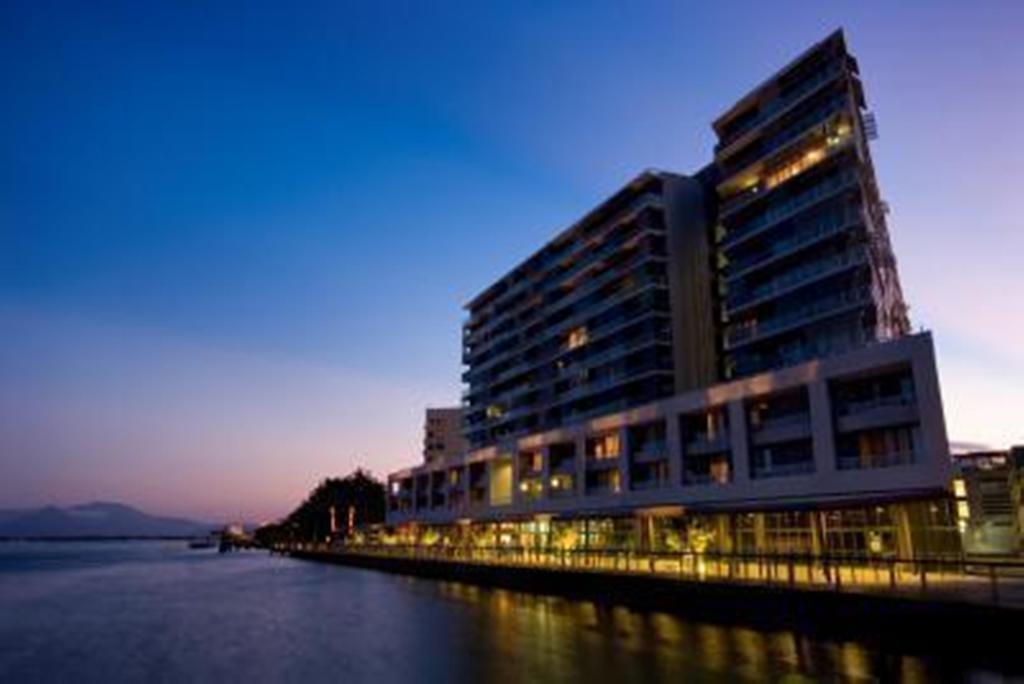 Апарт отель The Sebel Cairns Harbour Lights Экстерьер фото